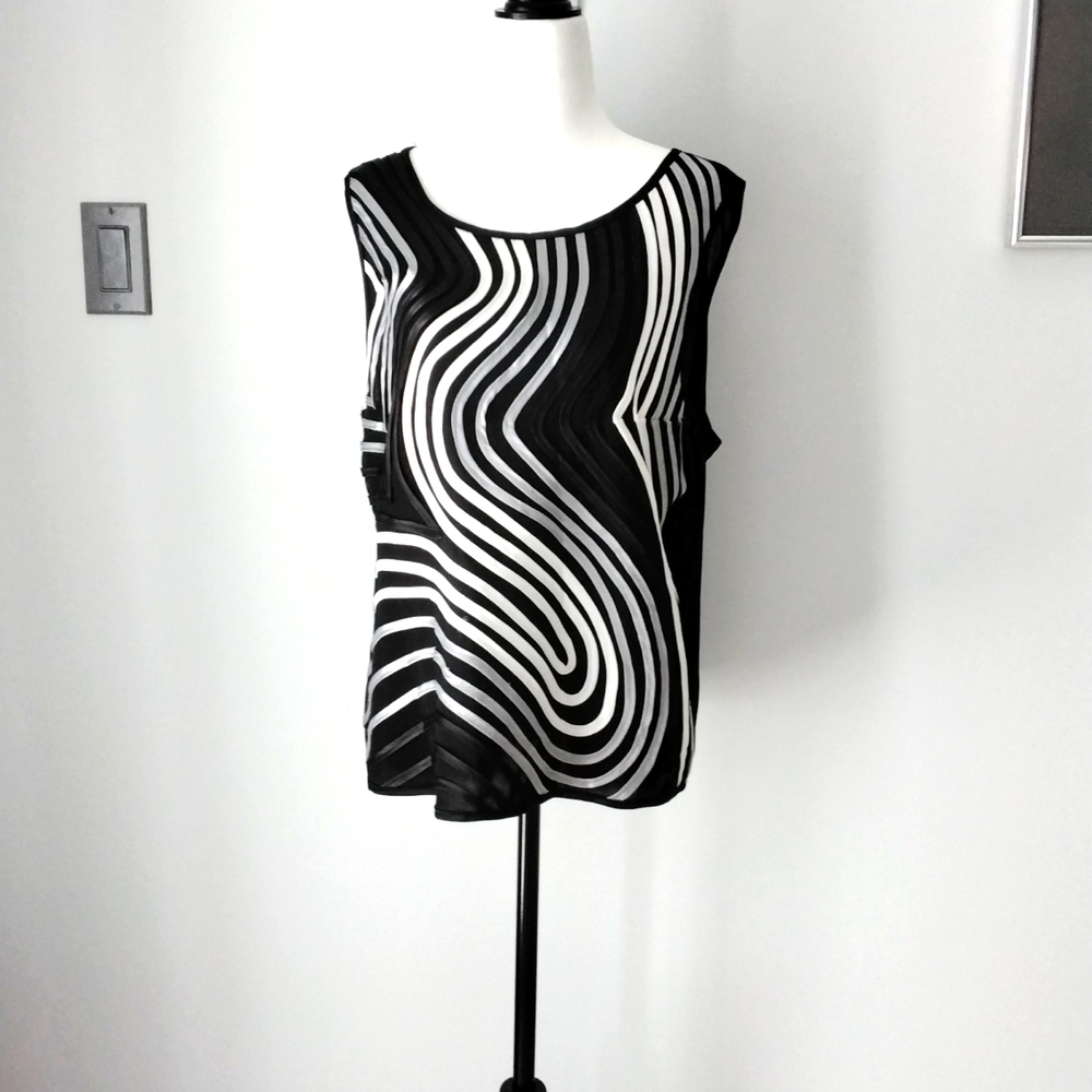 Arisa Jacket and matching camisole top - Picture 4 of 12